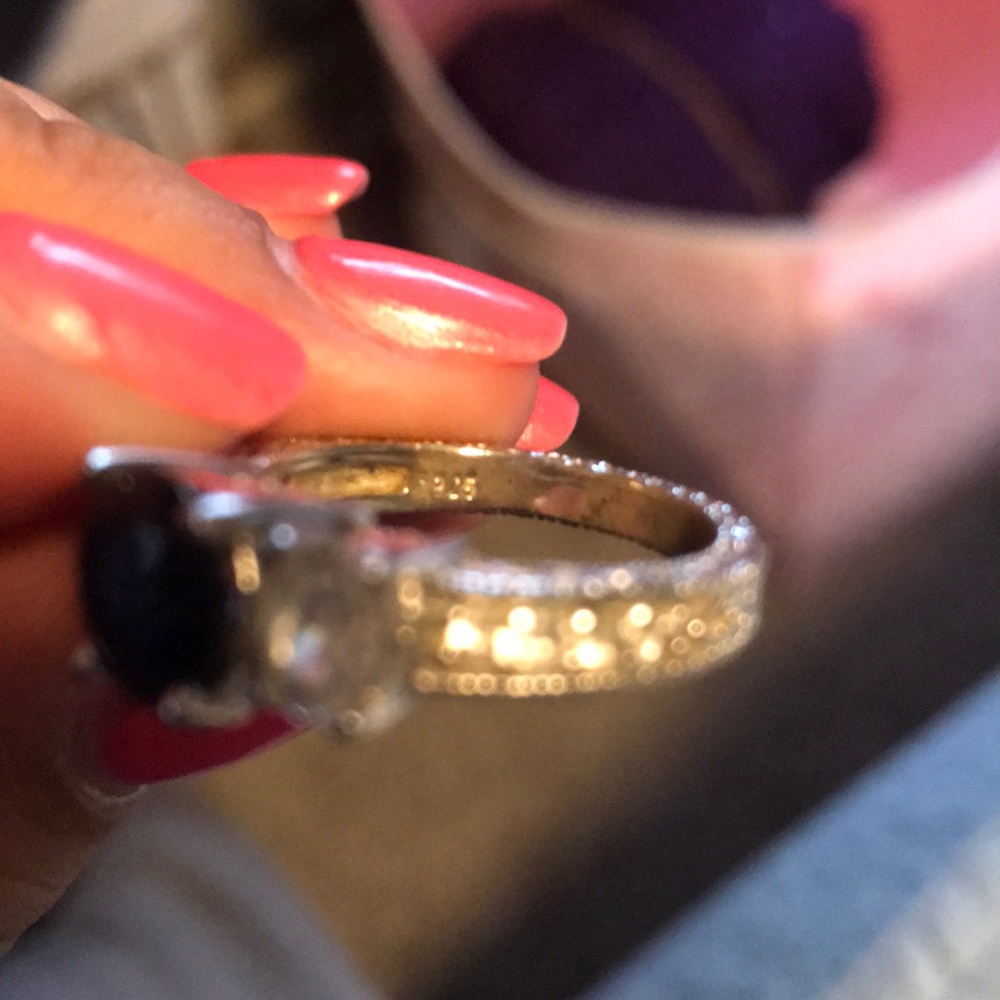 Three stone ring - Picture 5 of 5